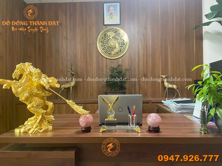 Tượng Quan Công Cưỡi Ngựa Dát Vàng 9999 2 Tuong Quan Cong Cuoi Ngua Dat Vang 9999 (2)