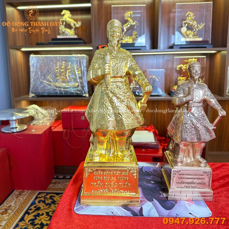 Tượng Trần Quốc Tuấn Thếp Vàng 9999 Cao 50cm 1 Tuong Tran Quoc Tuan Thep Vang 24k 50cm (6)