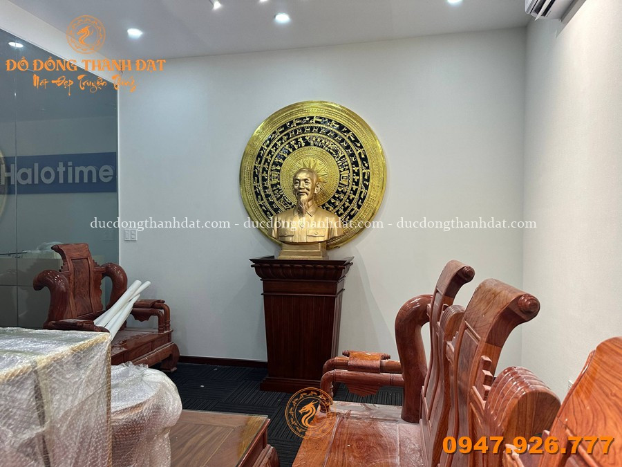 Bàn Giao Tượng Đồng Bác Hồ Bán Thân 70cm & Mặt Trống Đồng 1m2 Cho Khách Hàng TP.HCM 6 Ban Giao Lap Dat Tuong Dong Bac Ho Ban Than 70cm Va Mat Trong Dong (6)