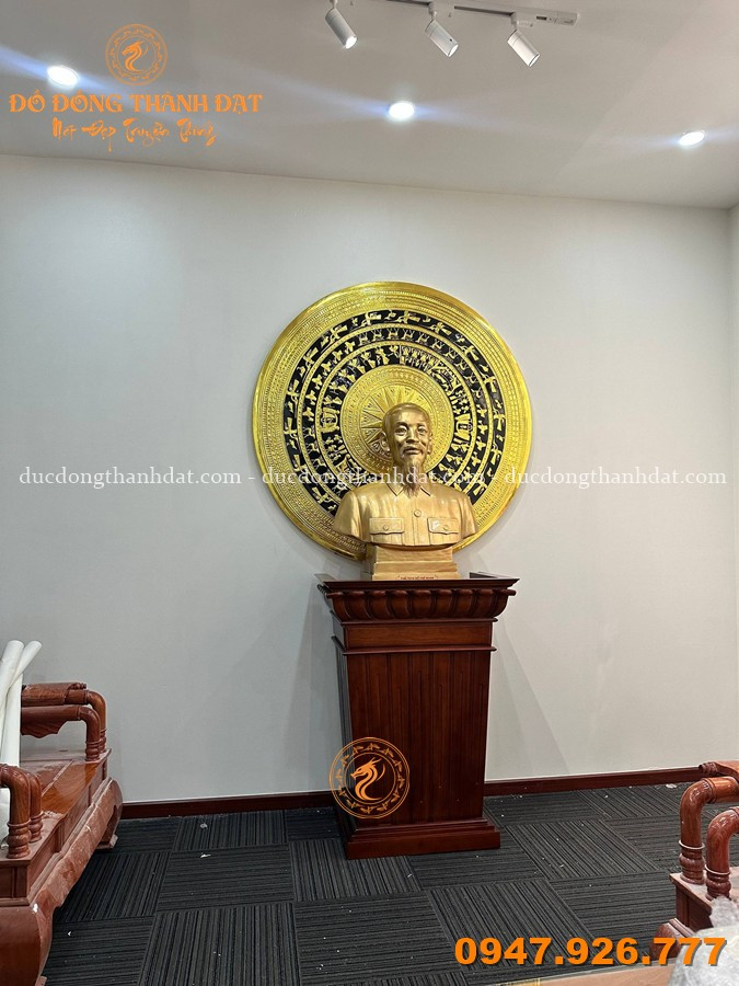 Bàn Giao Tượng Đồng Bác Hồ Bán Thân 70cm & Mặt Trống Đồng 1m2 Cho Khách Hàng TP.HCM 1 Ban Giao Lap Dat Tuong Dong Bac Ho Ban Than 70cm Va Mat Trong Dong (7)