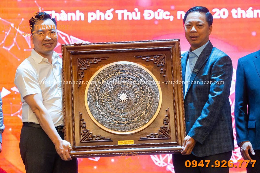 Feedback Tranh Trong Dong Qua Tang (2)