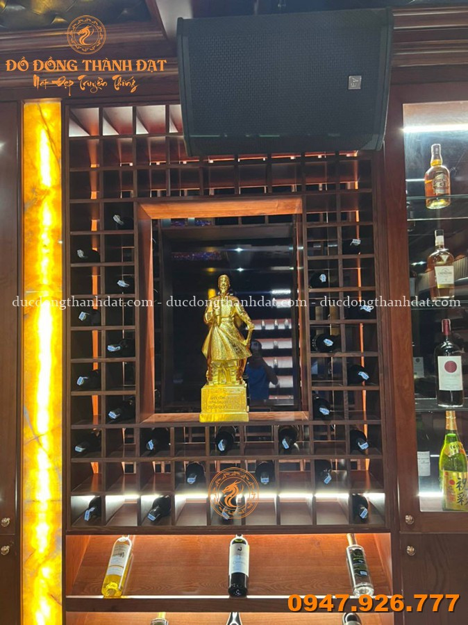 Việt Nam kết hợp Hàn Quốc làm phim về Trần Hưng Đạo - Tái hiện hình ảnh đẹp qua những pho tượng đồng 4 Feedback Tuong Tran Hung Dao Dat Vang 9999 (1)