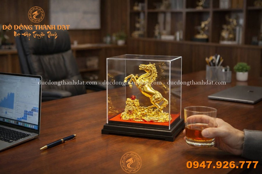 Tượng Ngựa Bằng Đồng Hợp Tuổi Nào? Điểm Tựa Phong Thủy Cho Sự Nghiệp Của Bạn. 6 Tuong Ngua Bang Dong Phong Thuy 2026 (6)
