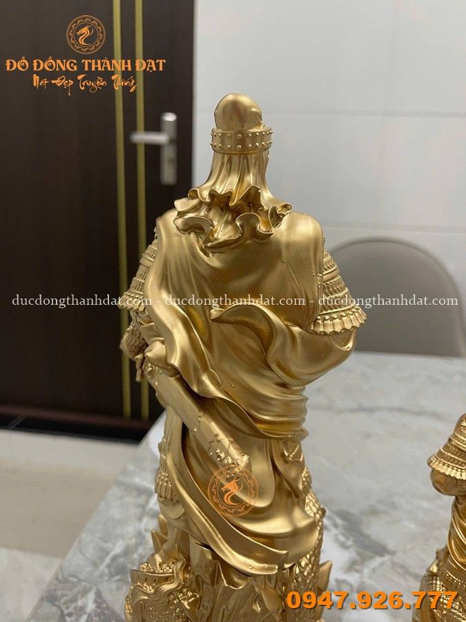 Tượng Trần Hưng Đạo Cầm Binh Thư Bằng Đồng Vàng Cao 52cm 4 Tuong Tran Hung Dao Cam Binh Thu Bang Dong (9)