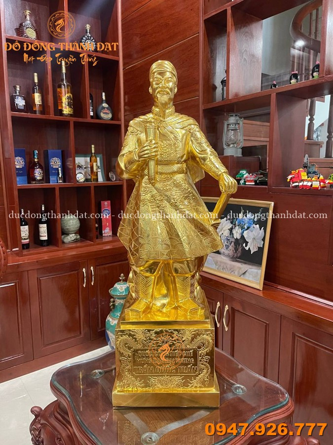 Tượng Trần Hưng Đạo Làm Quà Tặng Lãnh Đạo - Biểu Tượng Của Tầm Vóc, Khí Tiết Và Anh Hùng 19 Tuong Tran Hung Dao Dat Vang 9999 Cao 90cm (1)
