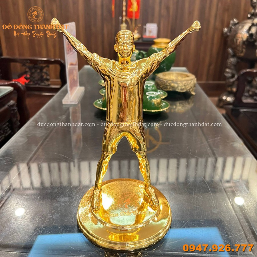 Đúc Tượng Người Theo Yêu Cầu - Tượng Cầu Thủ Đá Bóng Cao 27cm 1 Duc Tuong Nguoi Theo Yeu Cau (5)