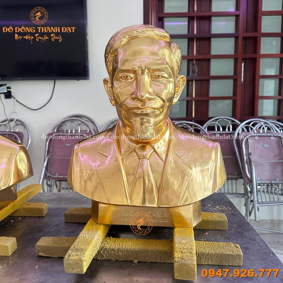 Quá Trình Dát Vàng 9999 Tượng Đồng Chân Dung Tại Nhà Khách Hàng Nghệ An 14 Qua Trinh Dat Vang Tuong Theo Yeu Cau Tai Nha (4)