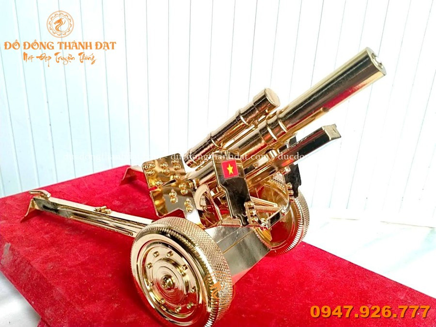 Mô Hình Thiết Bị, Vũ Khí Quân Sự Bằng Đồng Mạ Vàng – Quà Tặng Cao Cấp Mang Dấu Ấn Sức Mạnh Và Niềm Tự Hào Dân Tộc 13 Mo Hinh Phao Cao Xa Ma Vang 24k