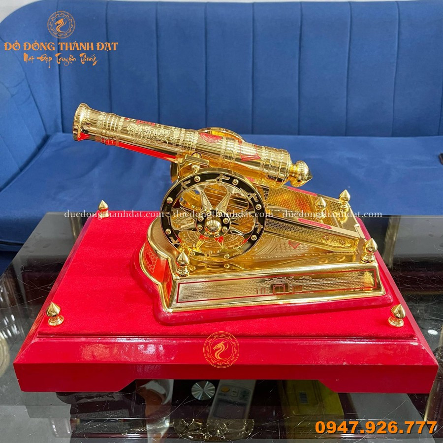 Mô Hình Thiết Bị, Vũ Khí Quân Sự Bằng Đồng Mạ Vàng – Quà Tặng Cao Cấp Mang Dấu Ấn Sức Mạnh Và Niềm Tự Hào Dân Tộc 11 Phao Than Cong Ma Vang (4)
