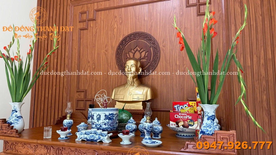 Tượng Bác Hồ Bán Thân 60cm Đồng Đỏ 5 Feedback Tuong Bac Ho Ban Than 60cm (2)