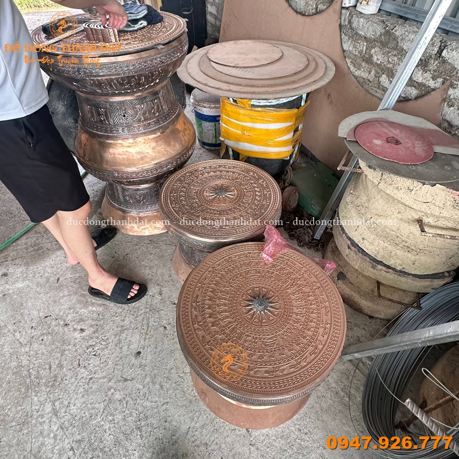 Quả Trống Đồng Đặt Phòng Khách – Ý Nghĩa, Cách Chọn Kích Thước Và Bày Trí Đẹp 19 Khuan Mau Trong Dong (4)