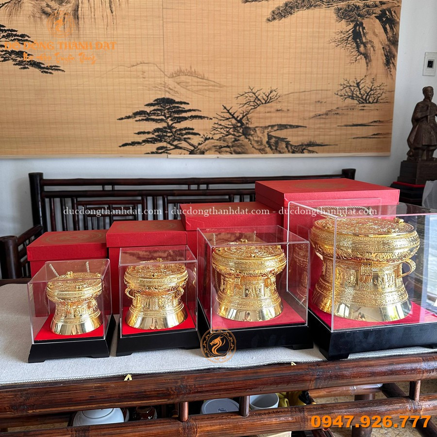 Quả trống đồng lưu niệm mạ vàng – Trao một món quà, gửi một câu chuyện 6 Qua Trong Dong Luu Niem Ma Vang (8)