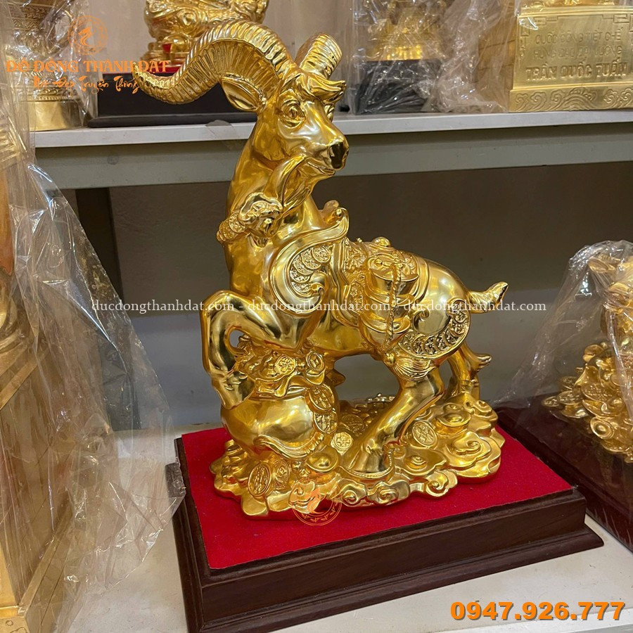 Tượng Dê Bằng Đồng Phong Thủy Năm 2027 - Quà Tặng Cao Cấp 4 Tuong De Dat Vang 32cm (3)