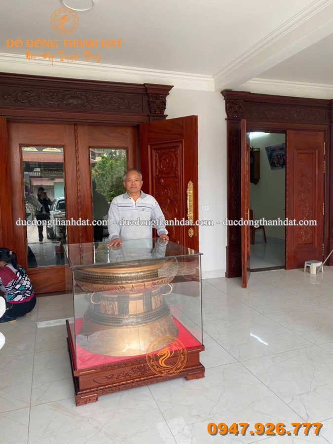Bàn Giao Quả Trống Đường Kính 70cm Đồng Đỏ Vân Chìm Cho Khách Hàng Hà Nội 1 Ban Giao Qua Trong Dong Van Chim 70cm Cho Khach Hang (8)