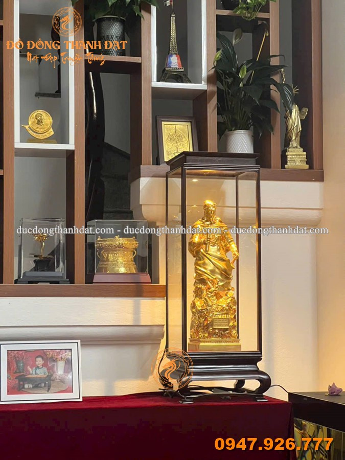 Tượng Đức Thánh Trần Bằng Đồng Đặt Bàn Làm Việc – 3 Mẫu Đẹp, Ý Nghĩa 10 Tuong Duc Thanh Tran Dat Vang 24k (5)