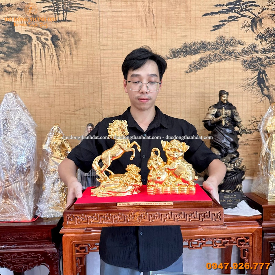 Bộ Tượng Linh Vật Bằng Đồng Dát Vàng 24K – Chế Tác Theo Ý Tưởng Khách Hàng 5 Duc Dong Theo Yeu Cau Tuong Linh Vat Ma Vang (3)