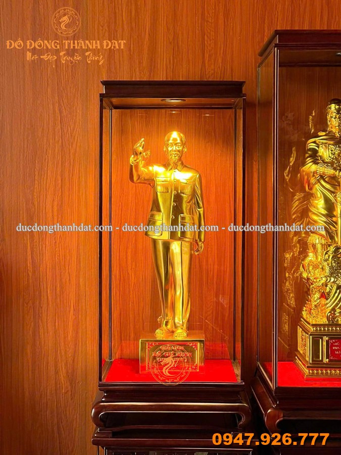 Tượng Bác Hồ Đứng Vẫy Tay Bằng Đồng – Mẫu Tượng Đẹp, Trang Nghiêm Và Giàu Ý Nghĩa 5 Tuong Bac Ho Dung Vay Tay 70cm (1)