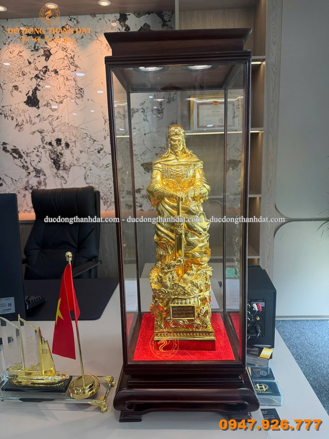 Vì Sao Tượng Trần Hưng Đạo Để Bàn Làm Việc Phù Hợp Với Lãnh Đạo? 10 Tuong Duc Thanh Tran Hung Dao 50cm Ma Vang (1)