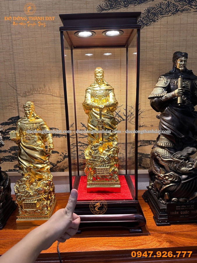 Vì Sao Tượng Trần Hưng Đạo Để Bàn Làm Việc Phù Hợp Với Lãnh Đạo? 3 Tuong Duc Thanh Tran Hung Dao 50cm Ma Vang (4)