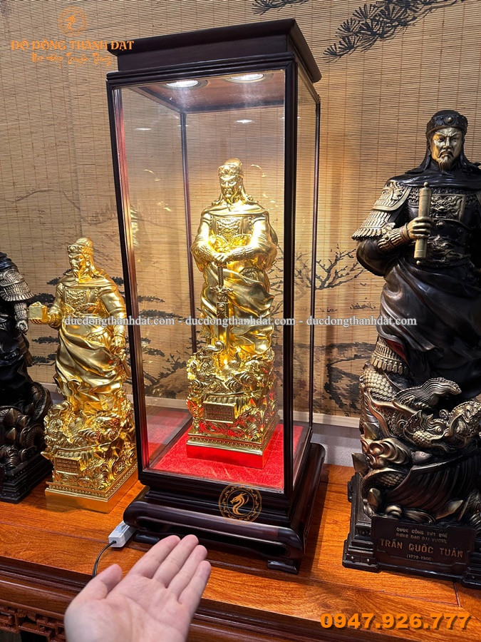 Vì Sao Tượng Trần Hưng Đạo Để Bàn Làm Việc Phù Hợp Với Lãnh Đạo? 4 Tuong Duc Thanh Tran Hung Dao 50cm Ma Vang (5)